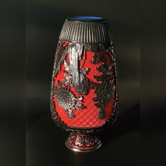 Asian 9" Black & Red Cinnabar Vermillion, Copper Trim & Blue Enamel Vase - Picture 9 of 15